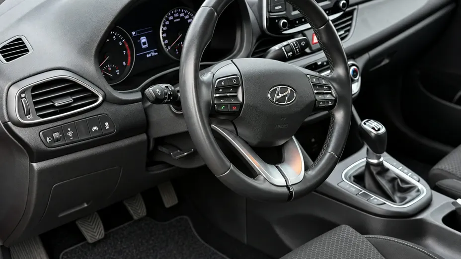 HYUNDAI i30 -