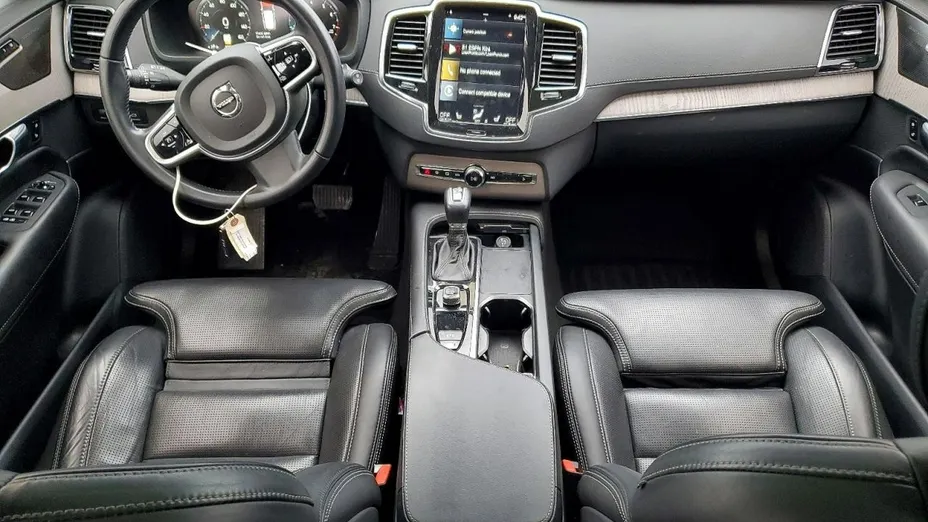 VOLVO XC90 -