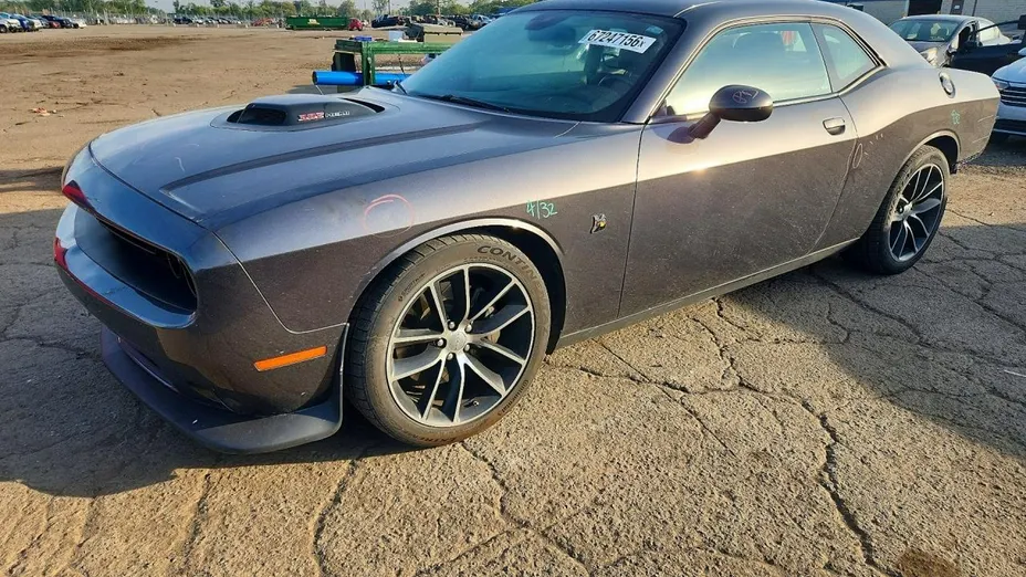DODGE Challenger -