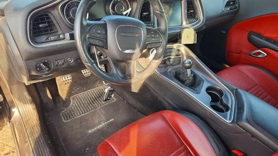 DODGE Challenger -