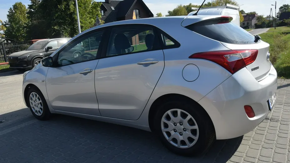 HYUNDAI i30 -