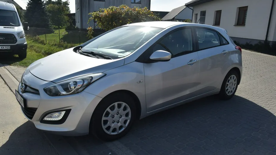 HYUNDAI i30 -