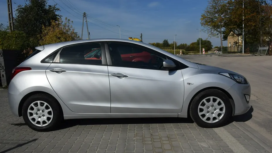 HYUNDAI i30 -