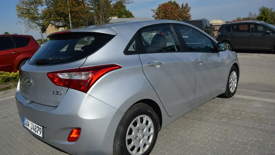 HYUNDAI i30 -