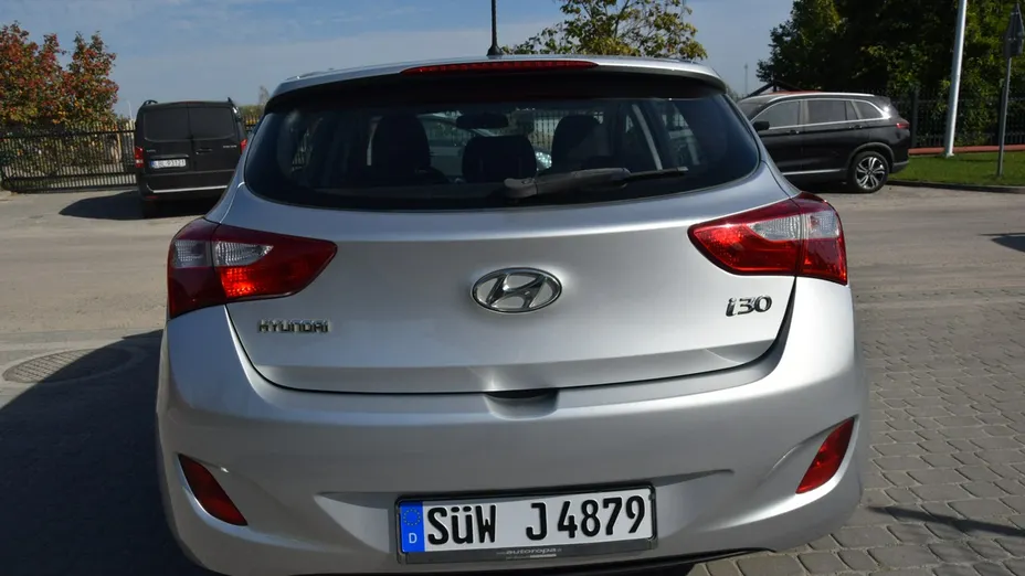 HYUNDAI i30 -