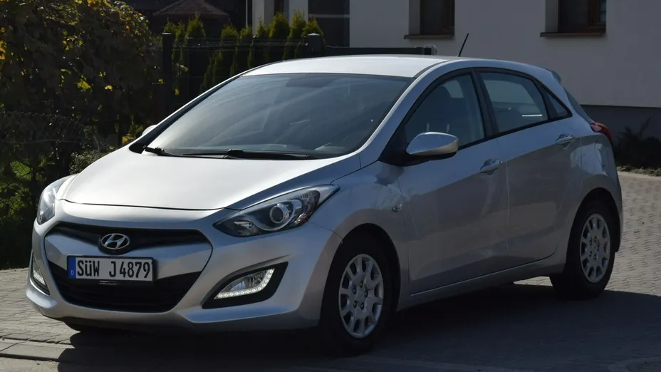 HYUNDAI i30 -