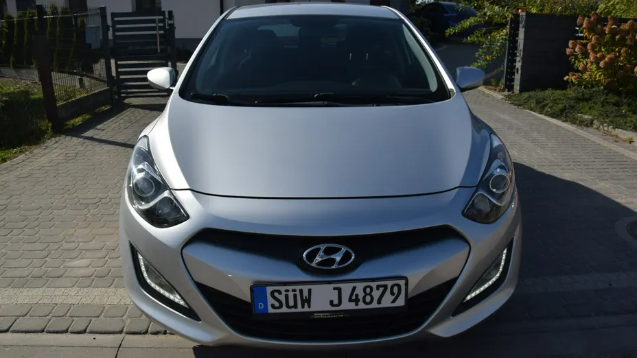HYUNDAI i30 -