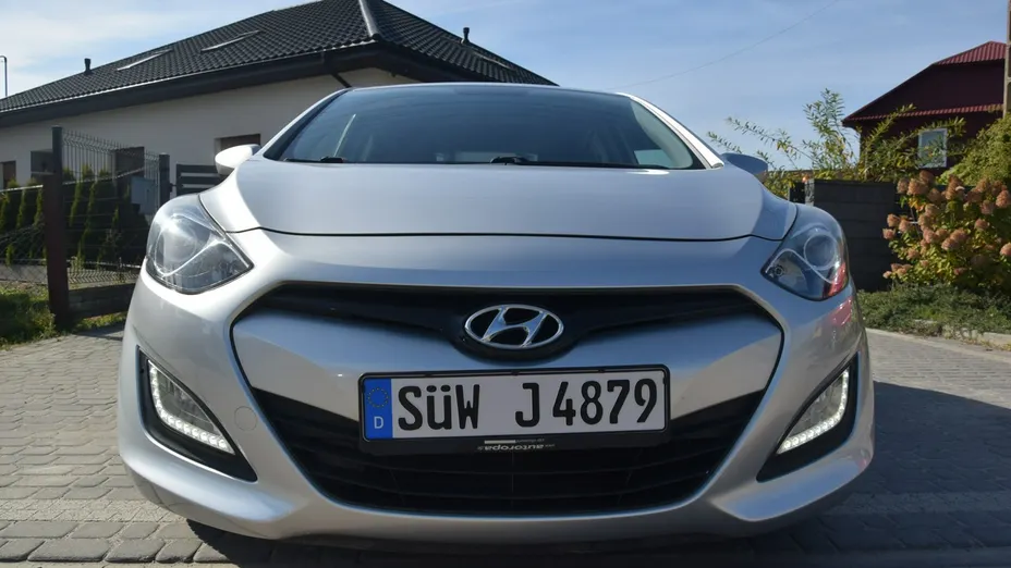 HYUNDAI i30 -