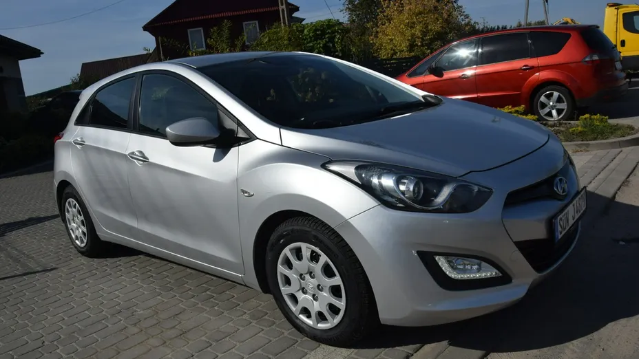HYUNDAI i30 -