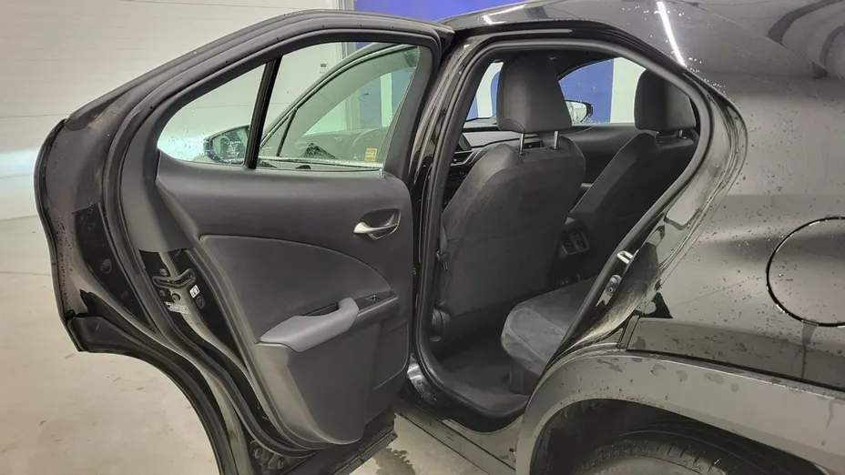 LEXUS UX -