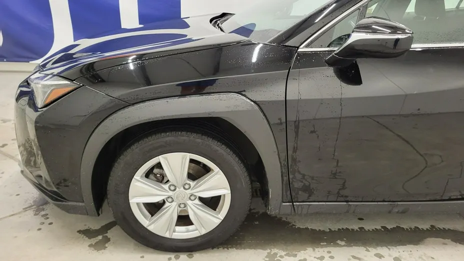 LEXUS UX -