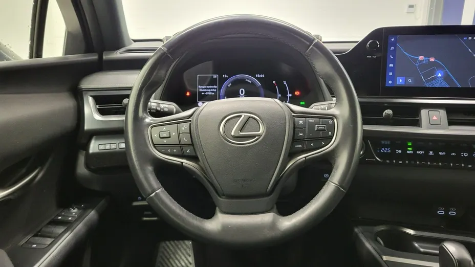 LEXUS UX -