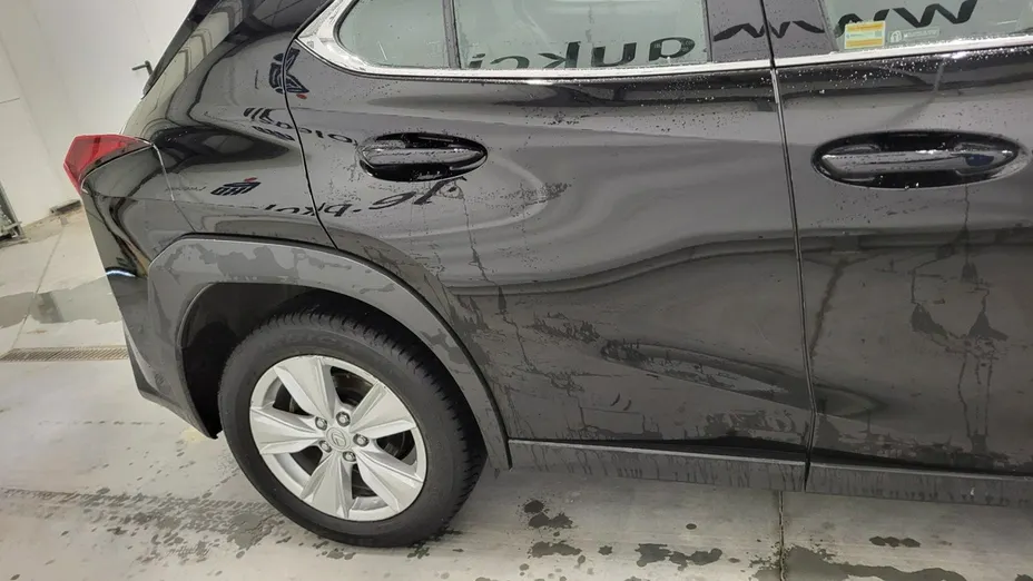 LEXUS UX -