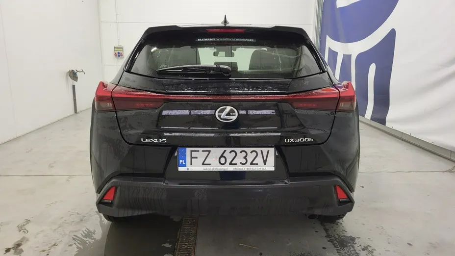 LEXUS UX -