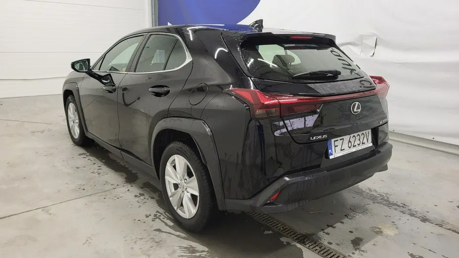 LEXUS UX -