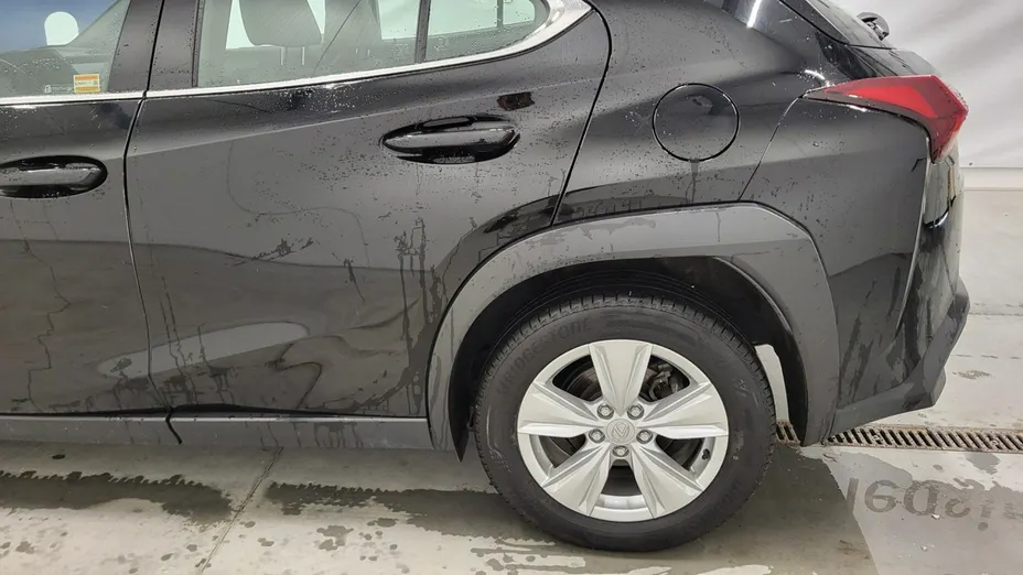 LEXUS UX -