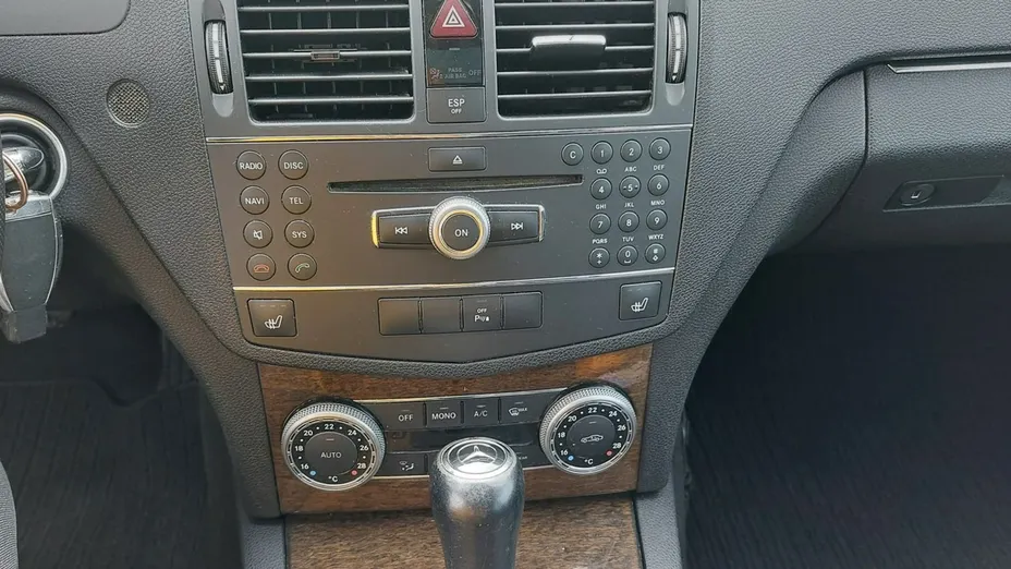 MERCEDES-BENZ C Klasa -