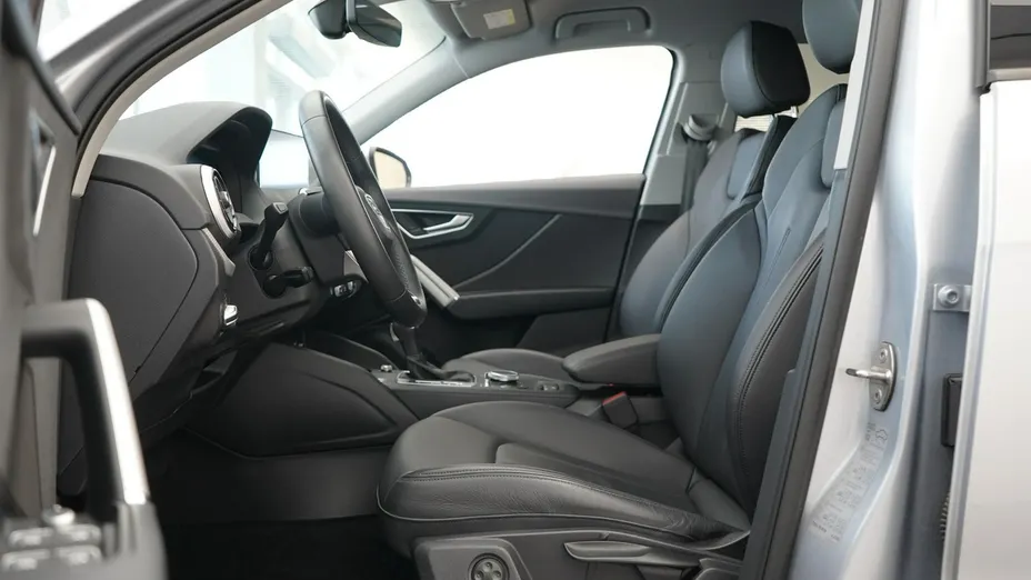 AUDI Q2 -