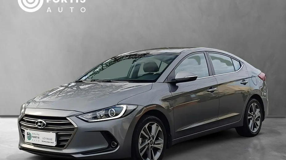 HYUNDAI Elantra -
