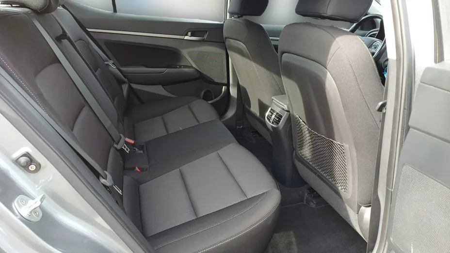 HYUNDAI Elantra -
