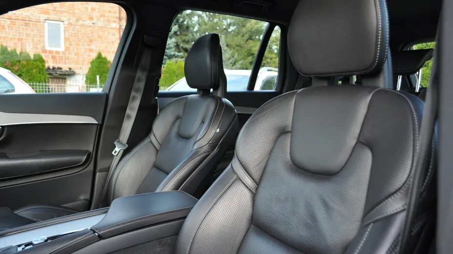 VOLVO XC90 -