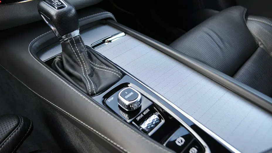 VOLVO XC90 -