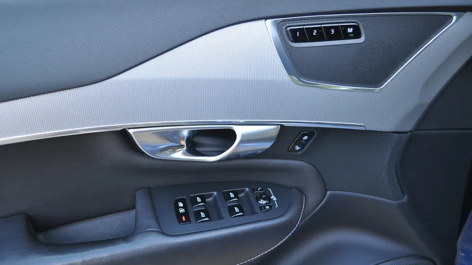 VOLVO XC90 -