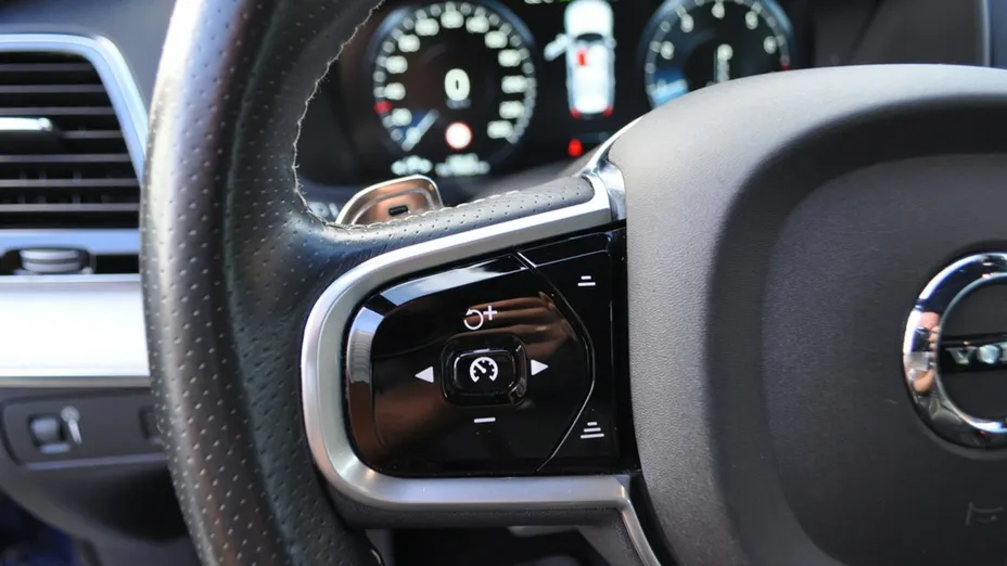 VOLVO XC90 -
