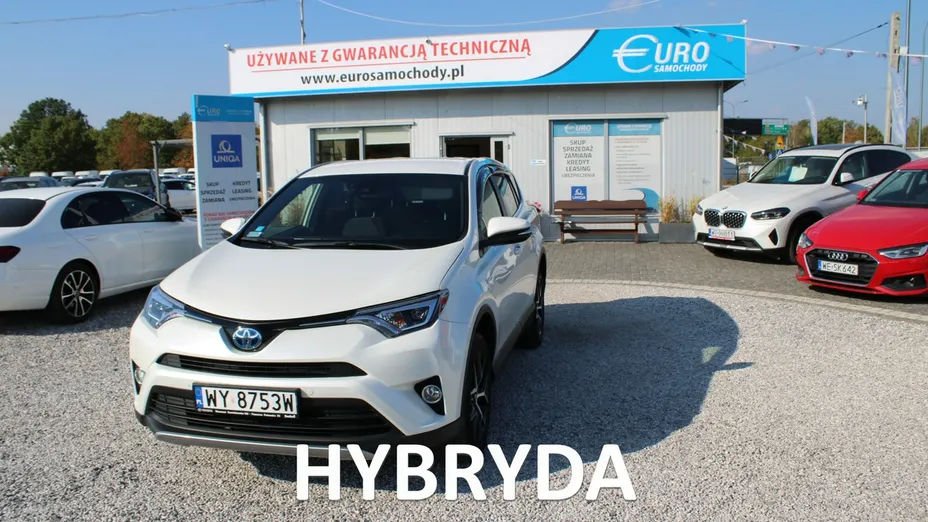 TOYOTA RAV4 -