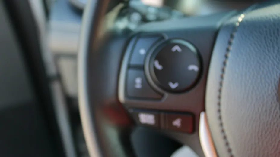 TOYOTA RAV4 -