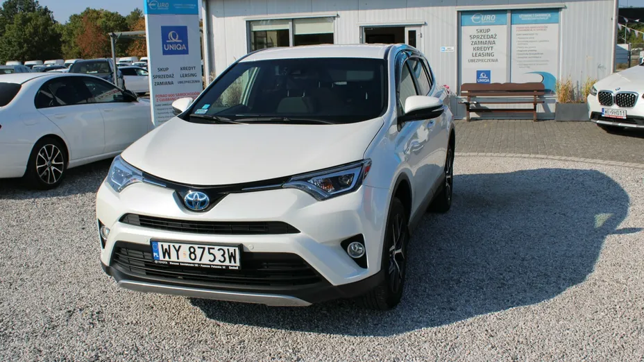 TOYOTA RAV4 -