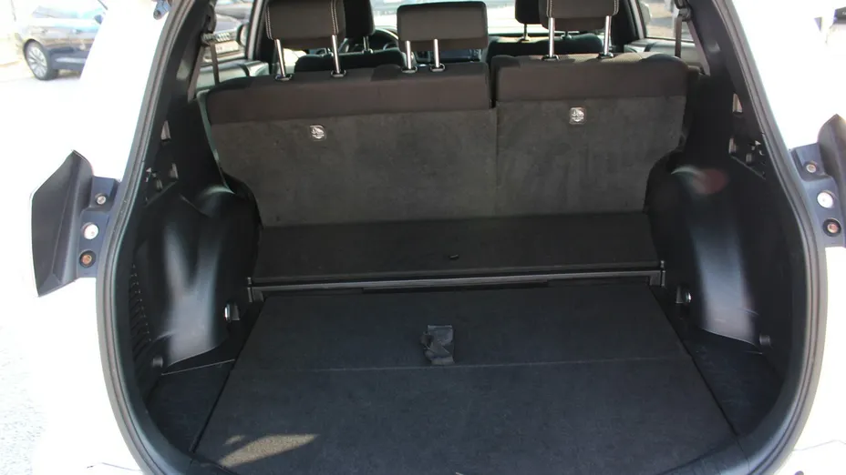 TOYOTA RAV4 -