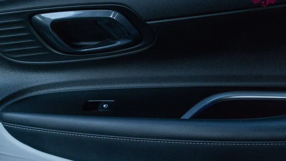HYUNDAI i20 -