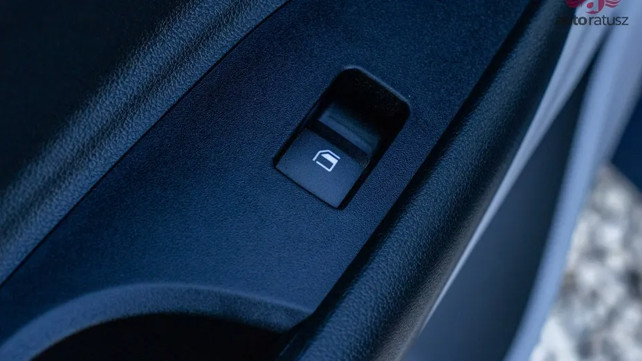 HYUNDAI i20 -