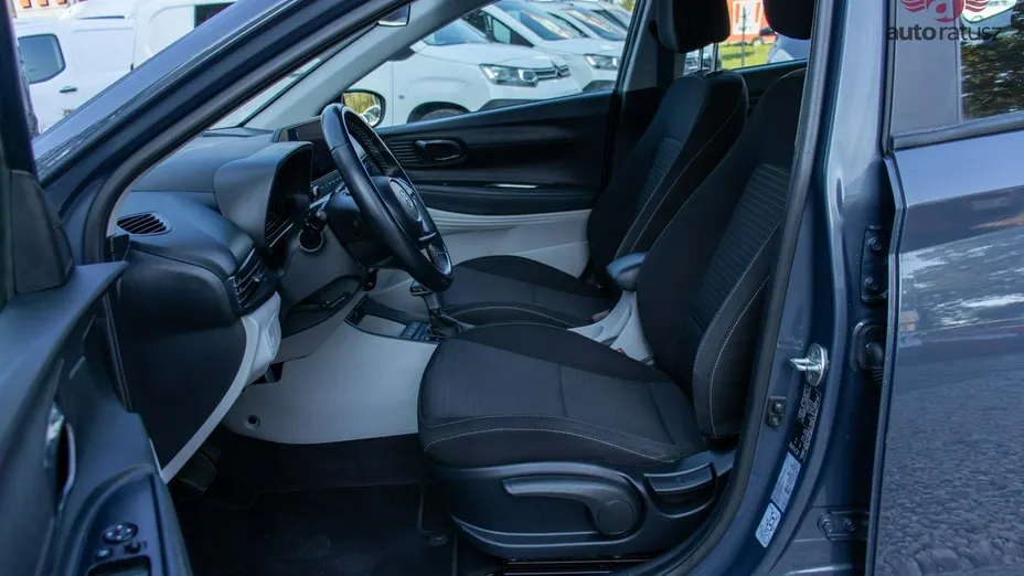 HYUNDAI i20 -