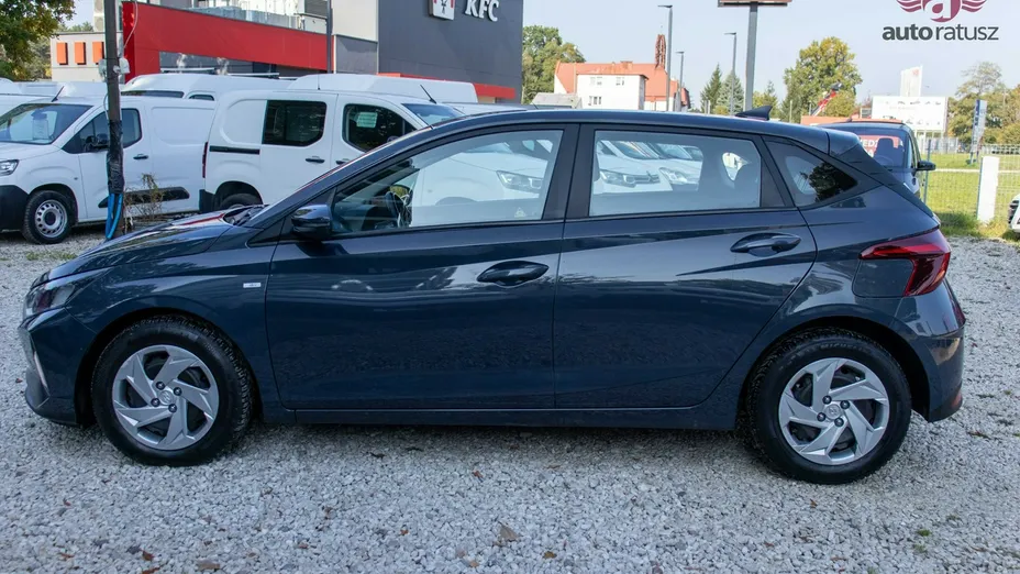 HYUNDAI i20 -