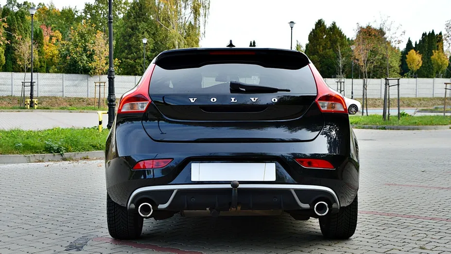 VOLVO V40 -