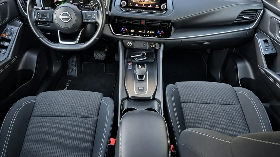 NISSAN Qashqai -