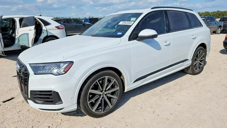 AUDI Q7 -