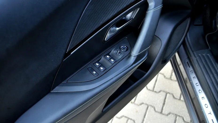 PEUGEOT 2008 -