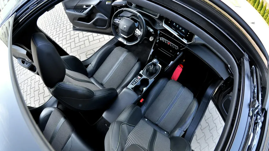 PEUGEOT 2008 -
