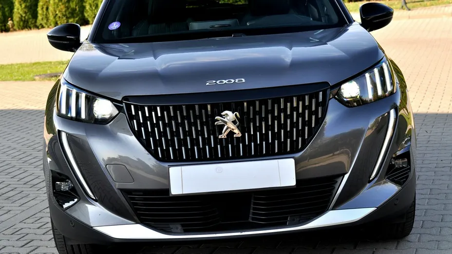PEUGEOT 2008 -
