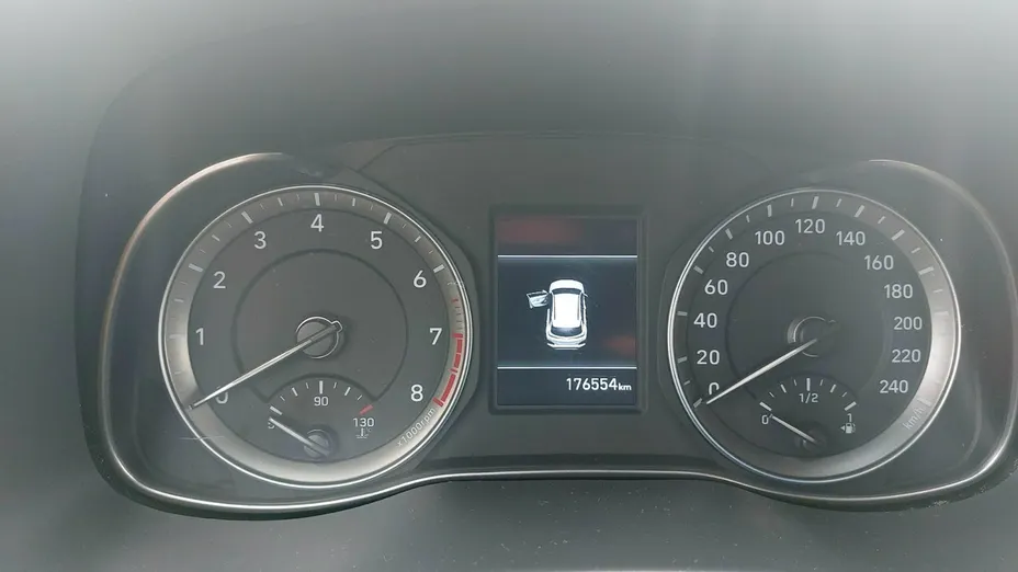 HYUNDAI Kona -