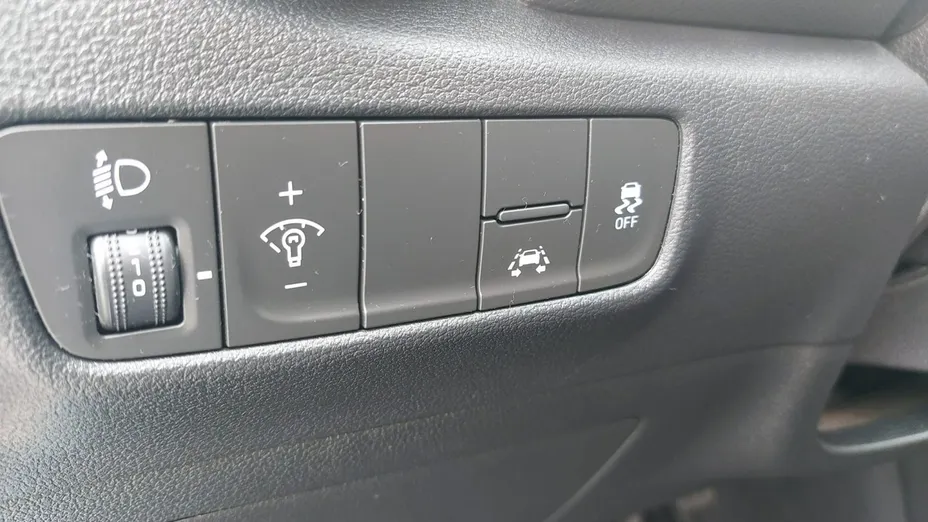 HYUNDAI Kona -