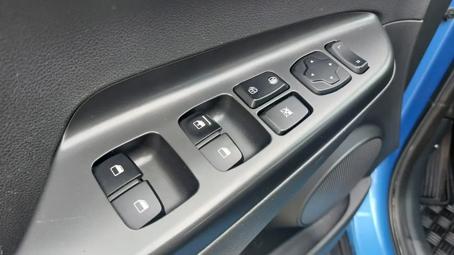 HYUNDAI Kona -