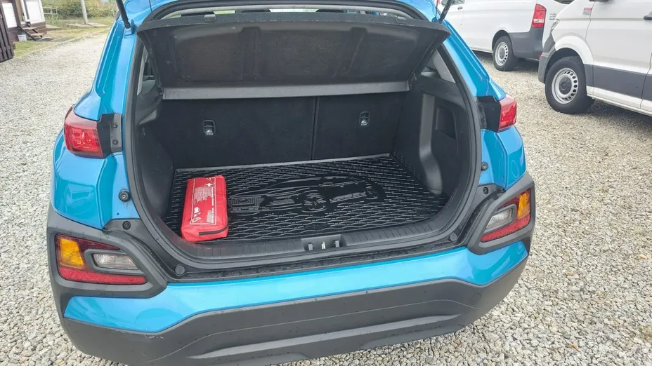 HYUNDAI Kona -