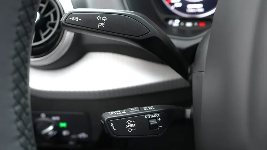 AUDI Q2 -