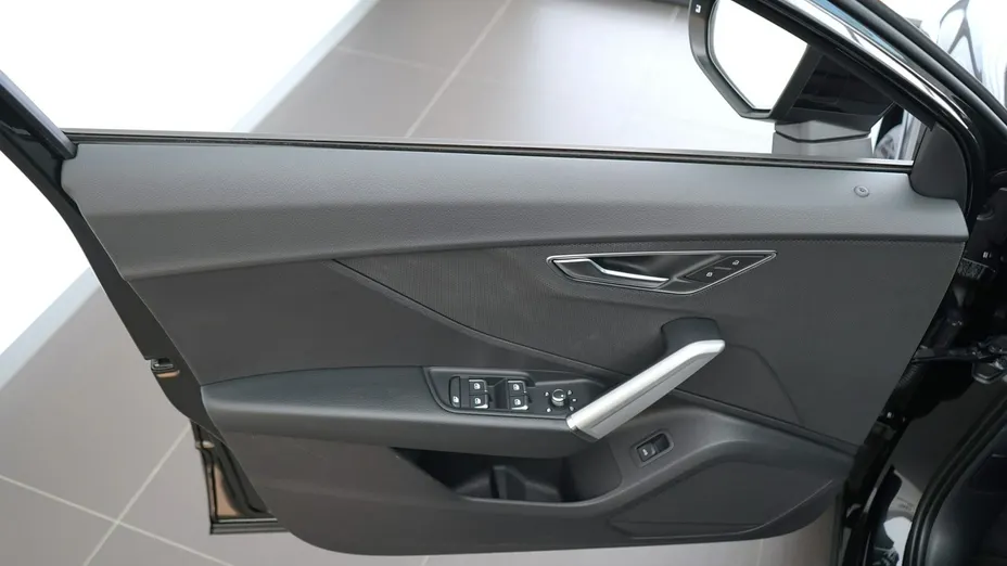 AUDI Q2 -