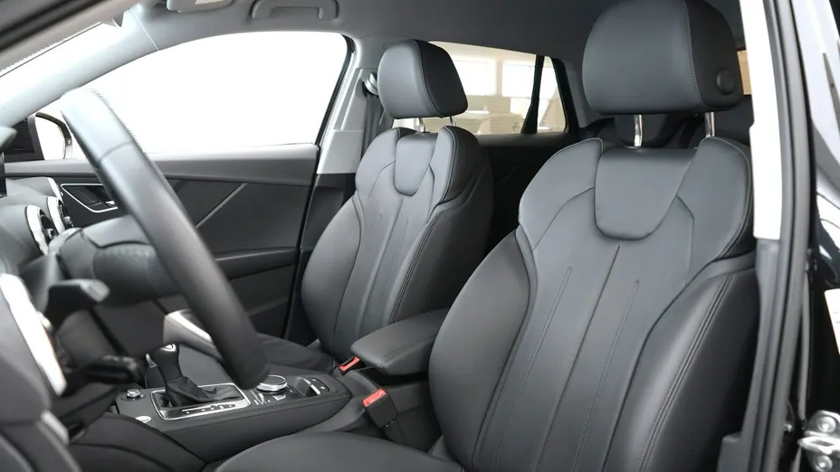 AUDI Q2 -