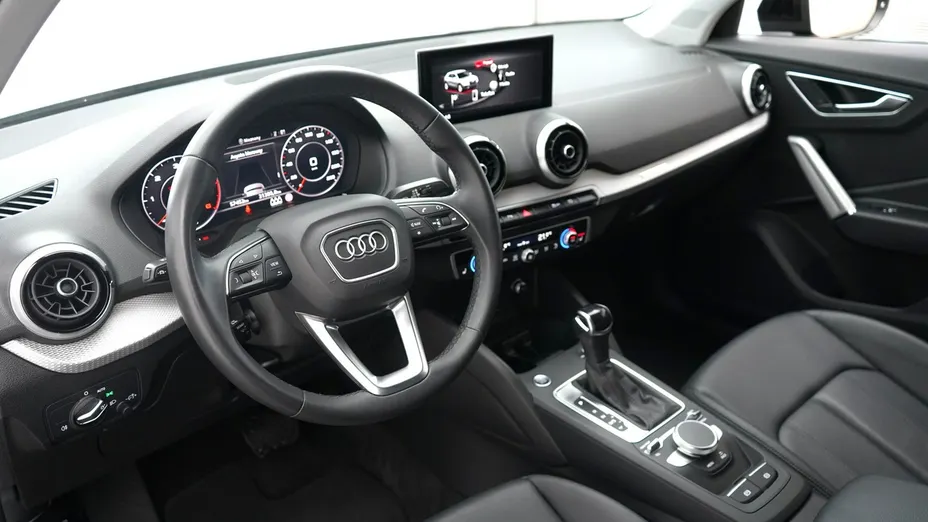 AUDI Q2 -